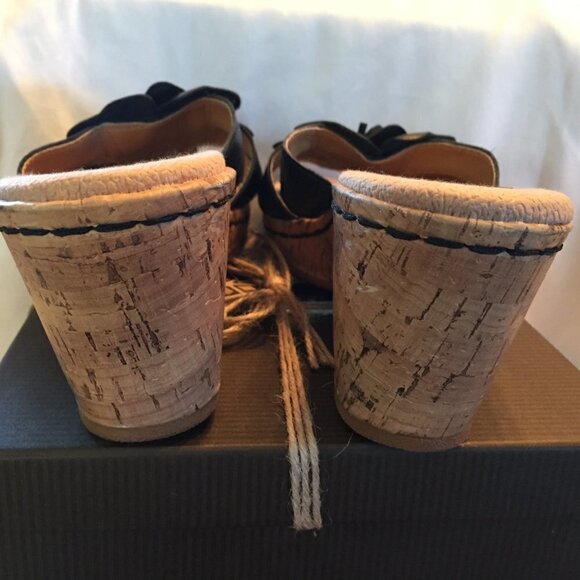 Covington Leather Flower Wedge Sandal size 8 1/2 - Picture 5 of 7